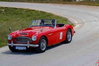 CLASSIC CARS.j